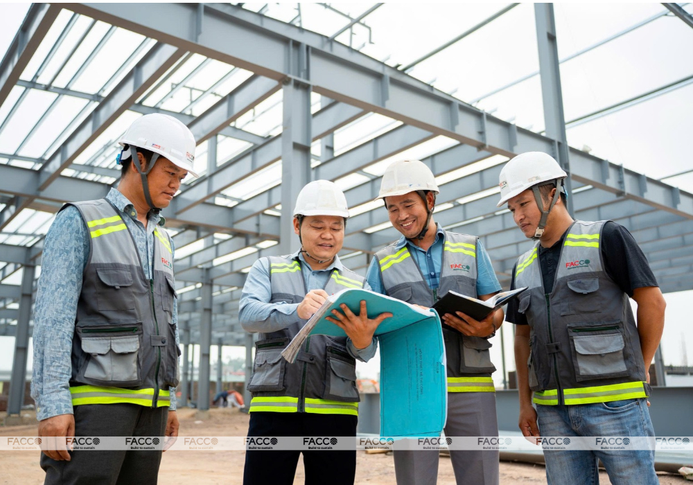 Kỹ sư tại công trường Facco